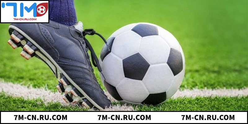 Khám phá vai trò tiền vệ cánh phải trong bóng đá hiện đại